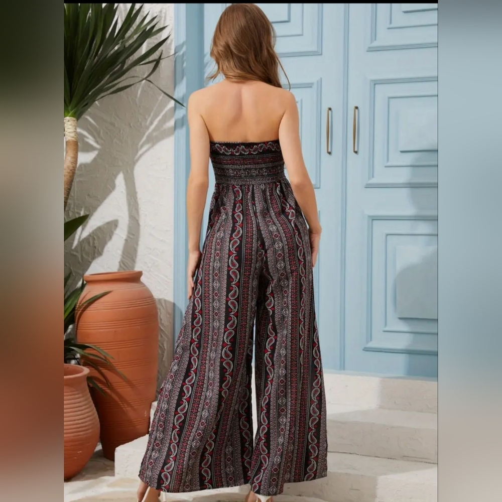 Chic Strapless Black And Red Patterned Jumpsuit - image 2
